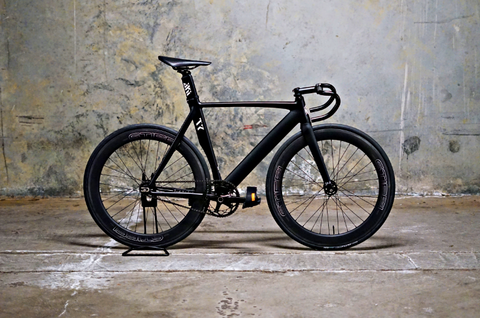 Matte black fixie discount bike